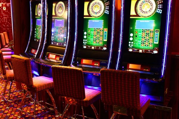 indobit88 mobile app interface showing sportsbook and live-dealer options